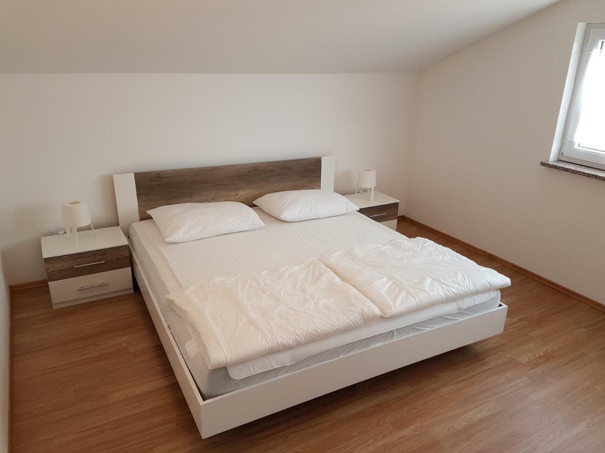 Eni Apartament *